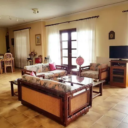 Vakantiehuis Luxury Pool Palace 4bedroom