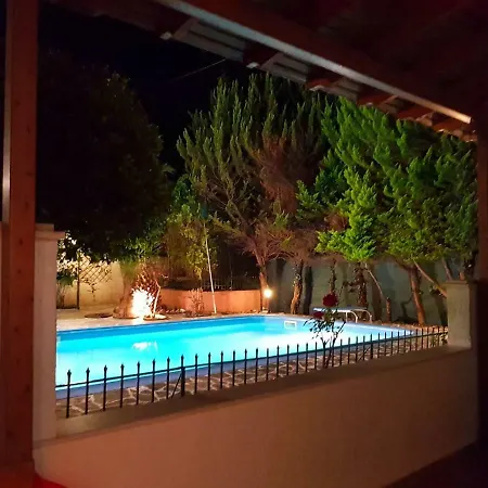 Luxury Pool Palace 4bedroom