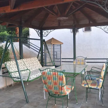 Luxury Pool Palace 4bedroom Дом отдыха Олимпия