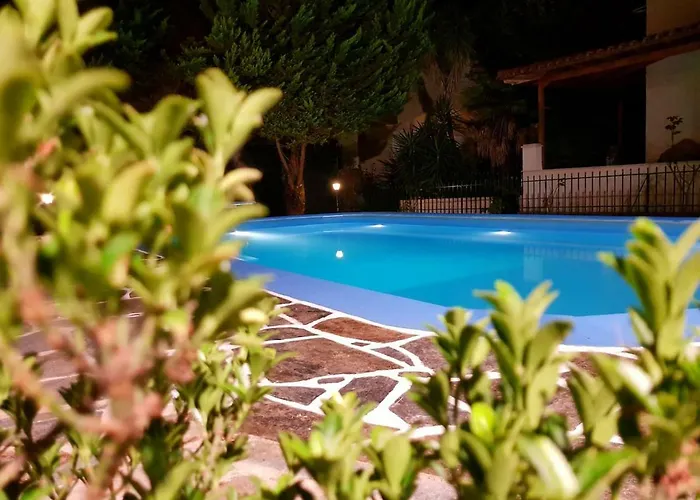 Luxury Pool Palace 4bedroom Дом отдыха *