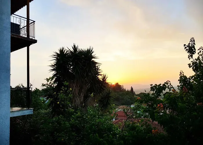 Luxury Pool Palace 4bedroom Дом отдыха Олимпия