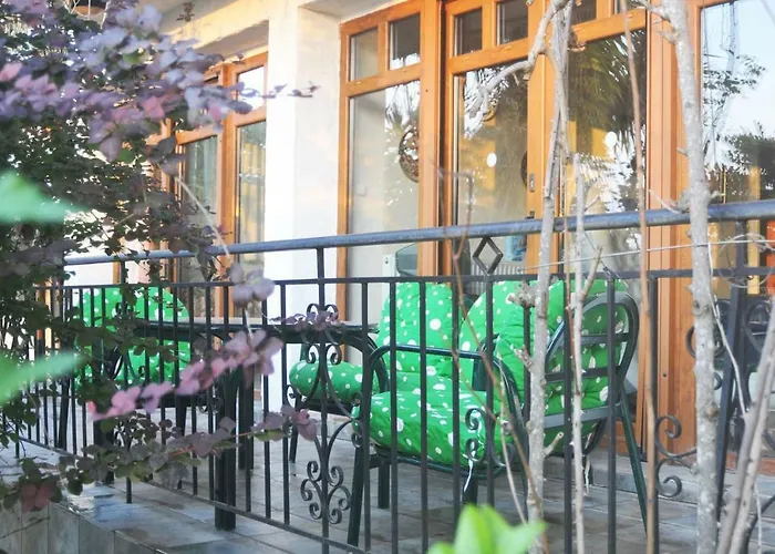 Дом отдыха Luxury Pool Palace 4bedroom Олимпия